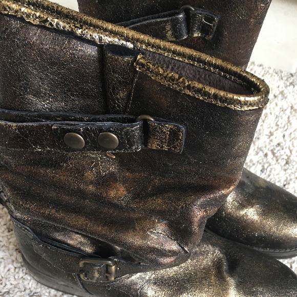 Boots - Picture 1 of 5